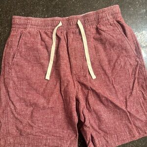 Old Navy Men's Athletic Shorts in Red